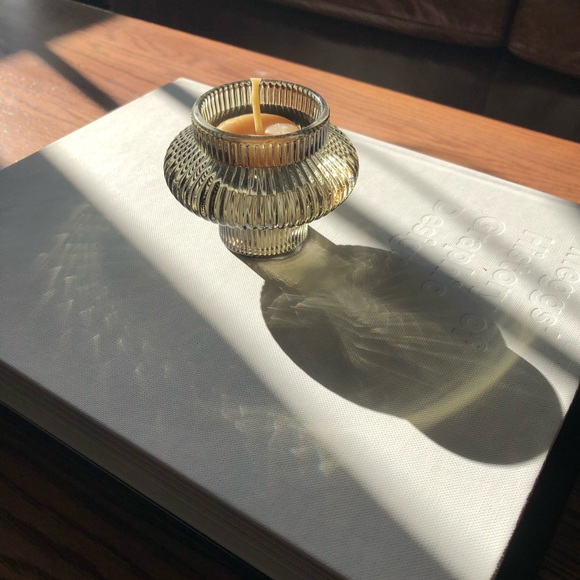 Meet your Posher, Laura - Picture 1 of 1